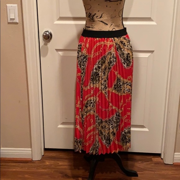 Red leopard accordion skirt - Picture 6 of 8